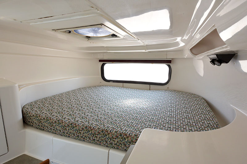 Roamer Camper Interior Cabover Wide