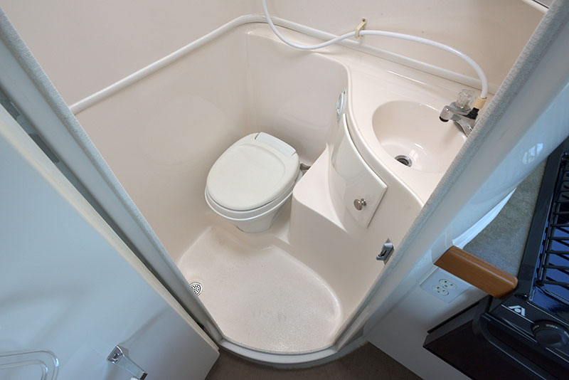 Roamer Camper Wet Bathroom