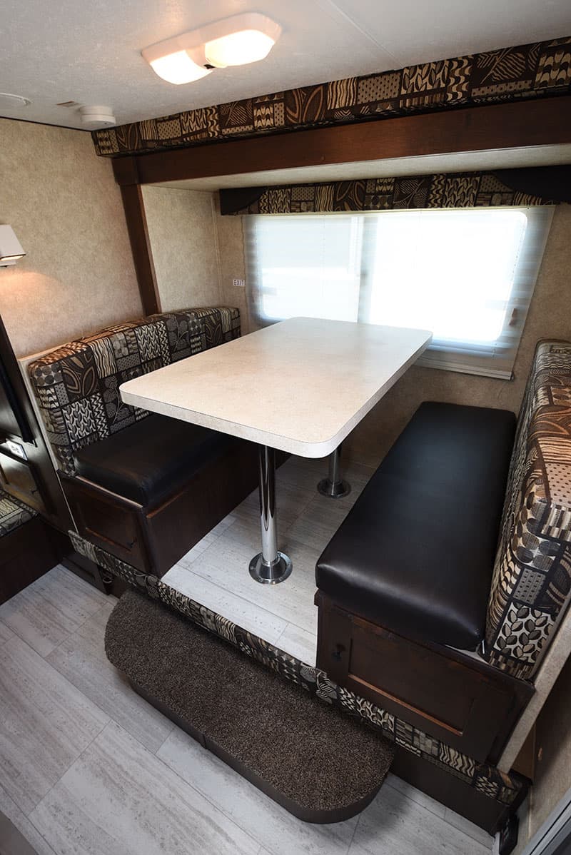 Rugged Mountain 860 Dinette