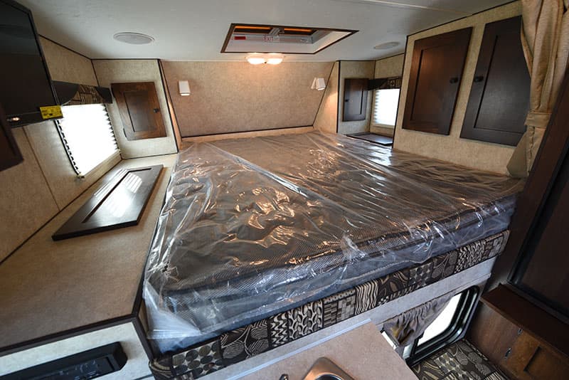 Rugged Mountain 860 Mattress and Cabover