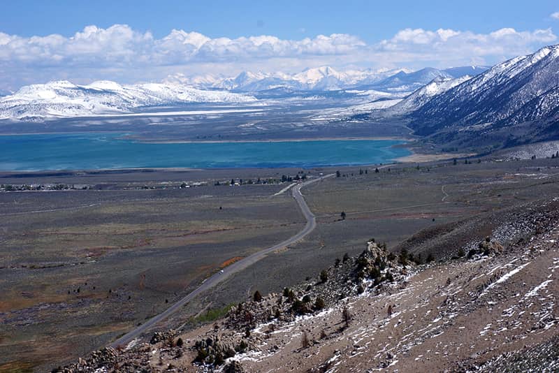 US-395 with the Sierra Nevada snow-capped peaks