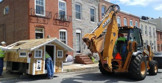 Tiny-house-truck-camper-crane