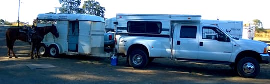 towable-horse-trailer-camper