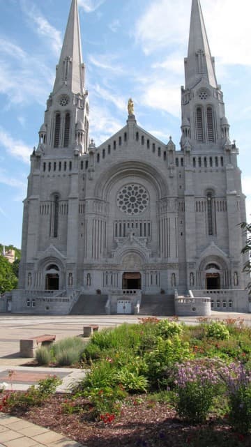 Sainte-Anne-de-Beaupre Church