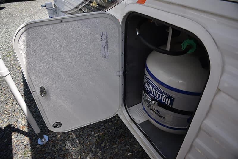 Travel Lite 625 20-pound propane compartment