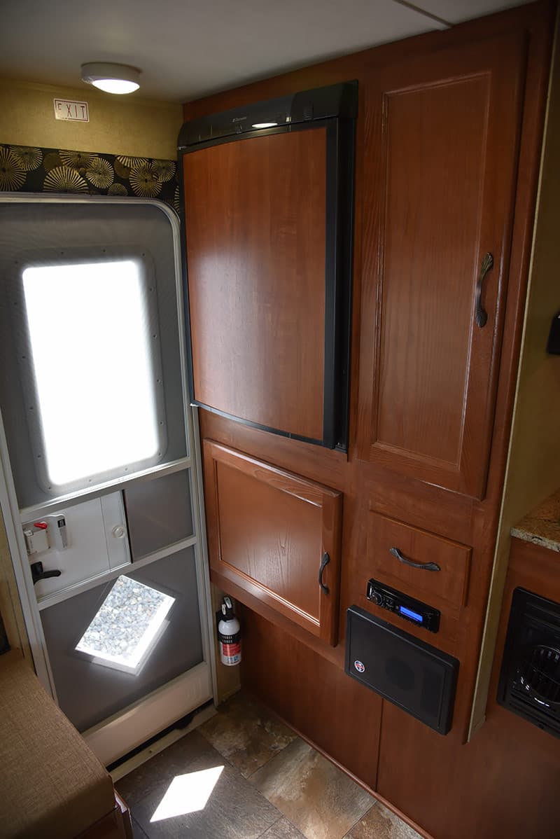 Travel Lite 625 storage, refrigerator, and stereo