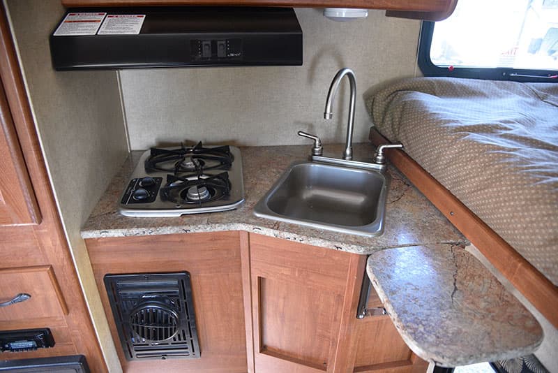 Travel Lite 625 kitchen