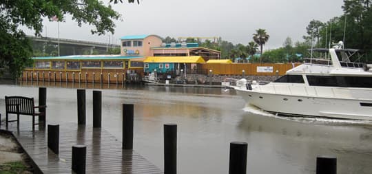 Florida-Panhandle-LuLus-restaurant