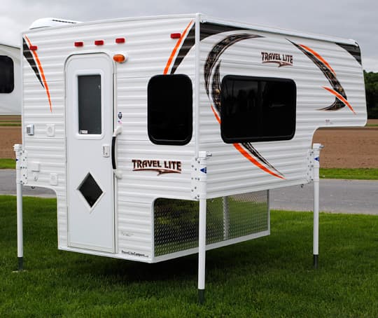 Lightweight small truck camper