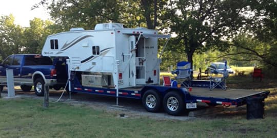 gooseneck-trailer-camp-chairs