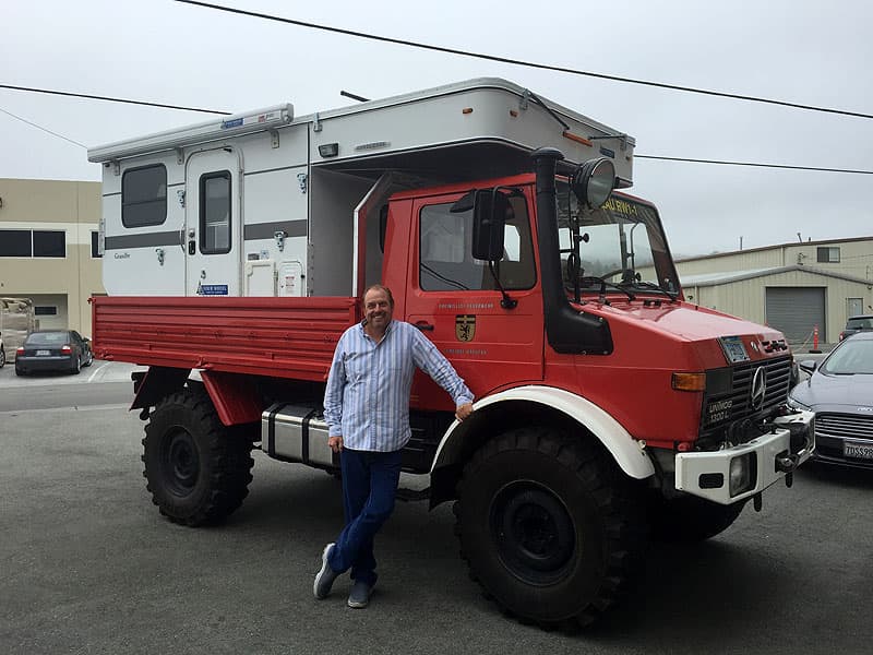 Unimog flatbed Four Wheel truck camper 