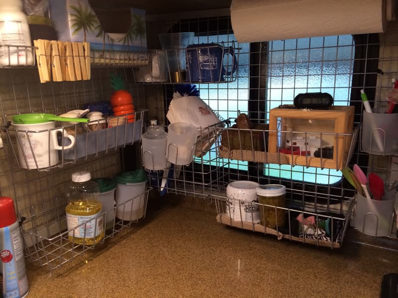 Wire kitchen storage rack corner