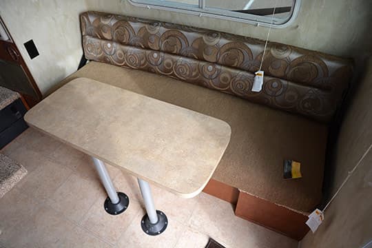 2015-Wolf-Creek-840-Sofa-Camper1