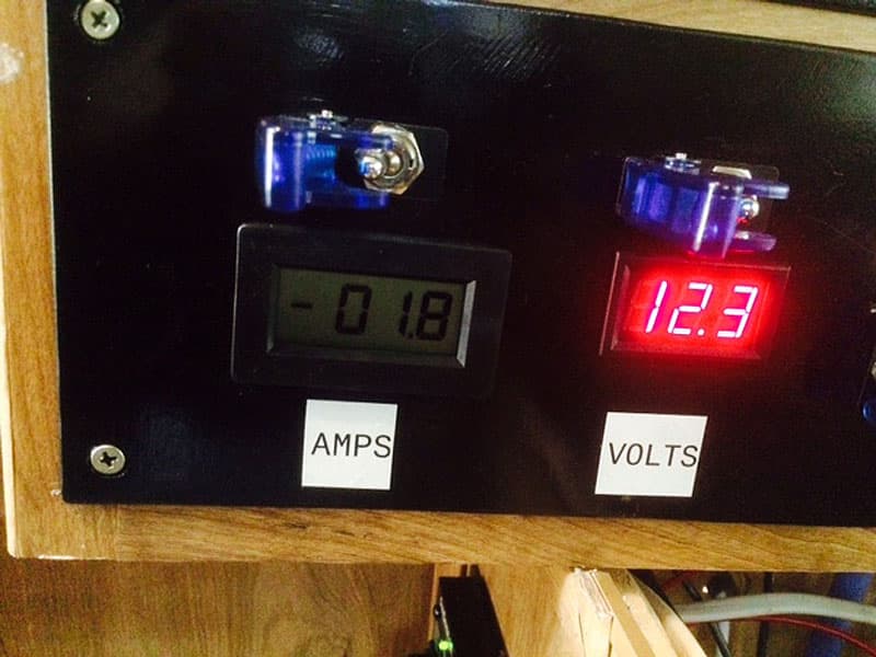 measuring amps and volts