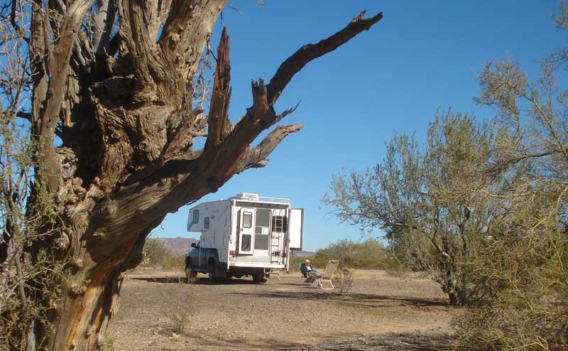 Dry camping Quartzsite Arizona on BLM land