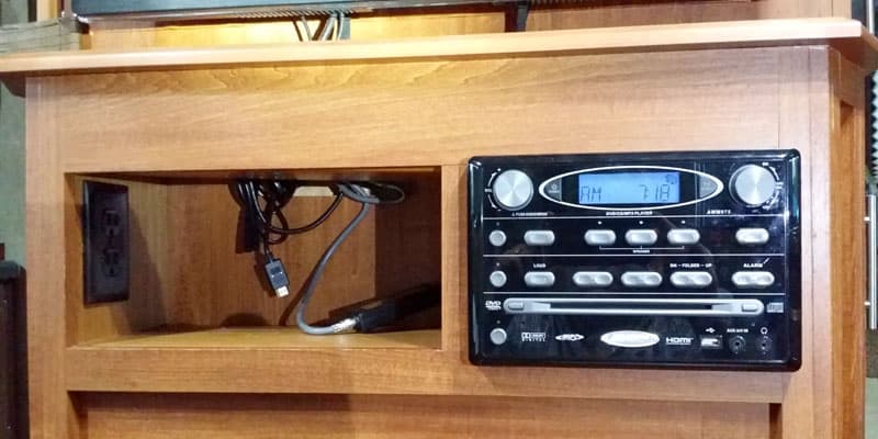 kitchen-Radio-Panel-out