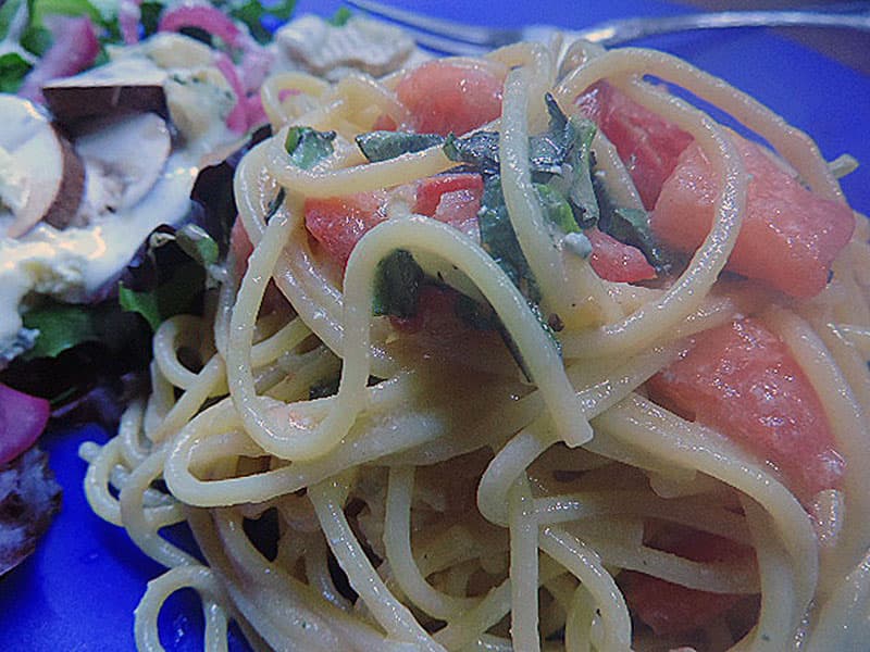 Quick tomato brie-pasta