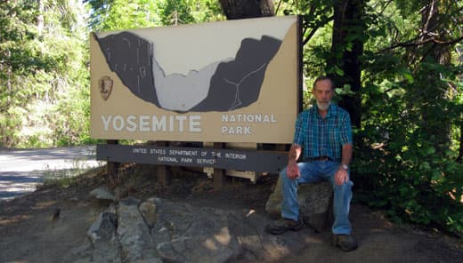 yosemite-national-park-sign