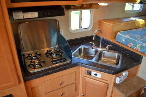 Travel Lite 1000SLRX Ultra kitchen