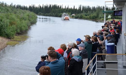 Alaska-on-a-budget-Riverboat-discovery