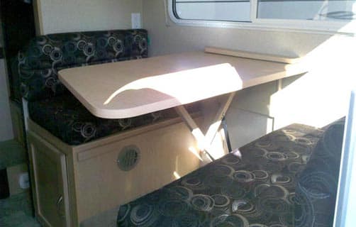 Dream Dinette in the Adventurer 86FB