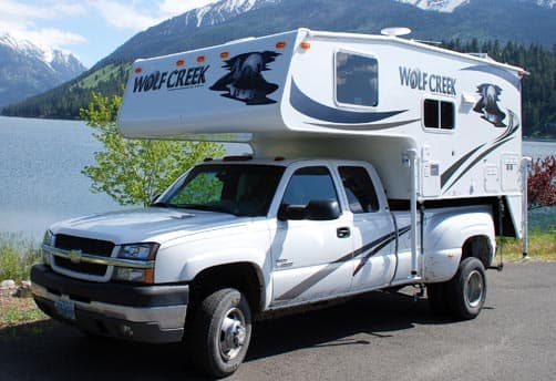 Wolf Creek 850 truck camper