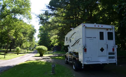 Kids-Camping_camper