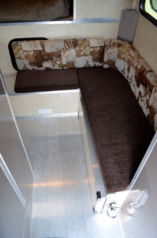 CampLite-Camper-BIG-EntranceFloor