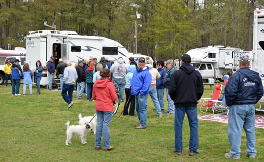 Chalet-Rally-Review-crowd