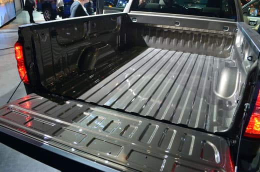 GM-Reveal-Silverado-bed