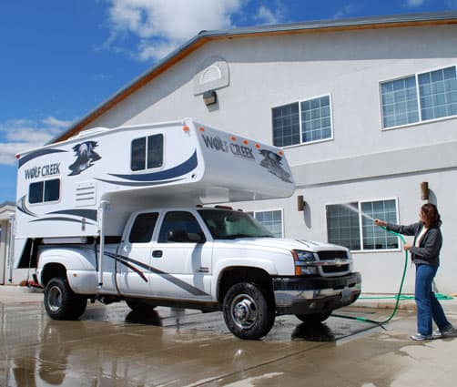 Washing the Wolf Creek 850 Rig