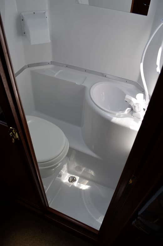 Northern-Lite-9'6"-bathroom