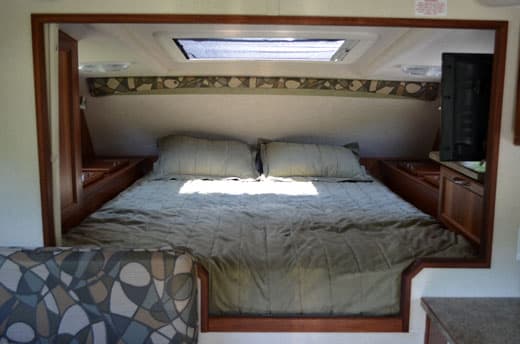 Overcab Bedroom in Northern Lite 9-6