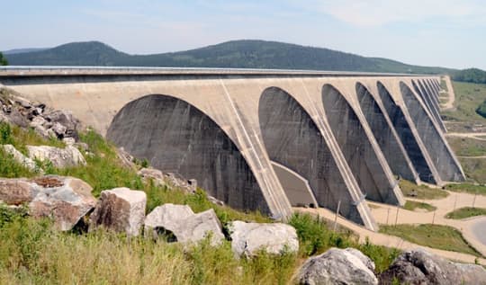 eastern-canada-hydro-dam