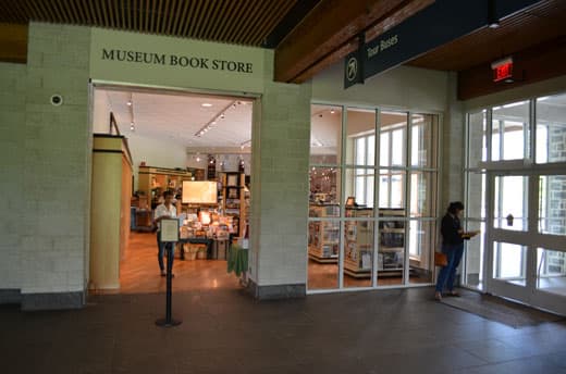 Gettysburg-BIG-MuseumBookStore2