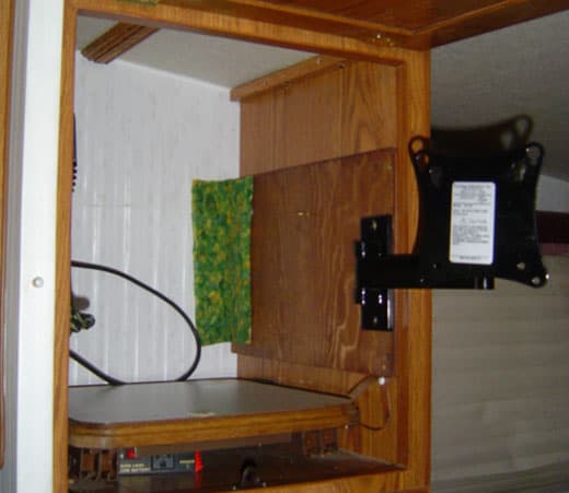mod-flat-screen-tv