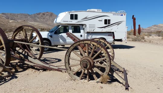 traveling-Rhyolite-Outdoor-Gallery