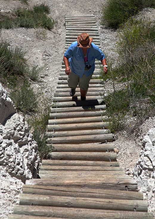 Hiking-up-the-Ladder-Badlands