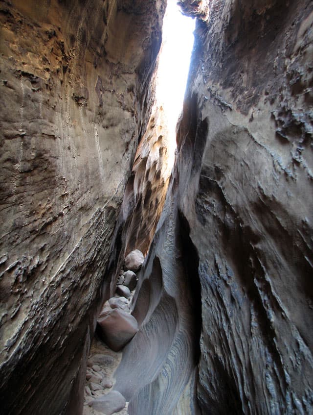 Slot-canyon-obstacle