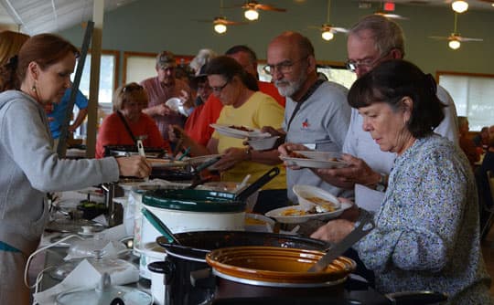 Texas-Rally-chili-serving