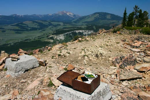 Yellowstone-National-Park-hike-3