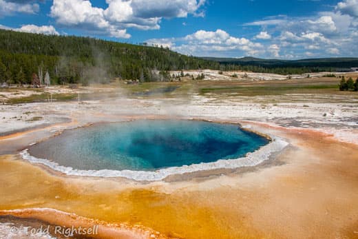 Yellowstone-hot-springs-9